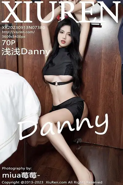 [XiuRen秀人网]No.7380 模特浅浅Danny性感黑色短款上衣配黑短裙秀黑丝网袜诱惑写真70P
