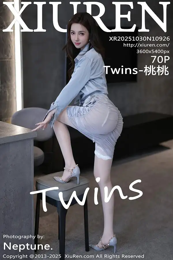 [XiuRen秀人网]No.10926 模特Twins-桃桃性感浅色连衣短裙配白丝吊袜秀曼妙身姿诱惑写真70P