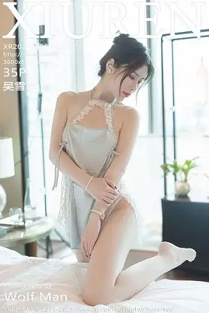 [XiuRen秀人网]No.3827 模特吴雪瑶私房床上薄透绸缎睡衣半脱秀惹火身材完美诱惑写真35P